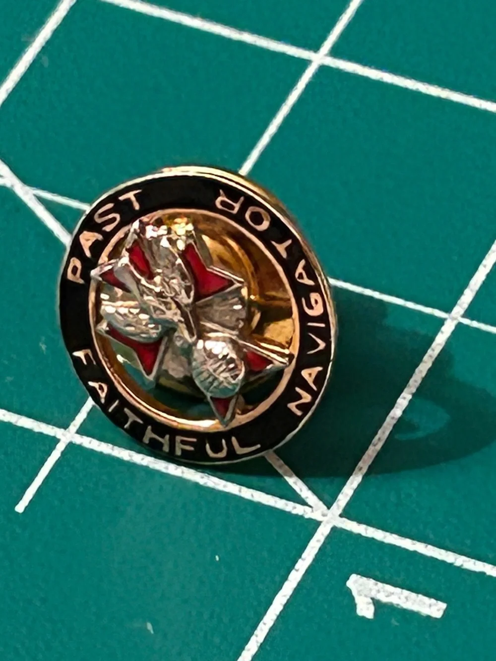 Knights Of Columbus Past Faithful Navigator 8 10k LAPEL PIN